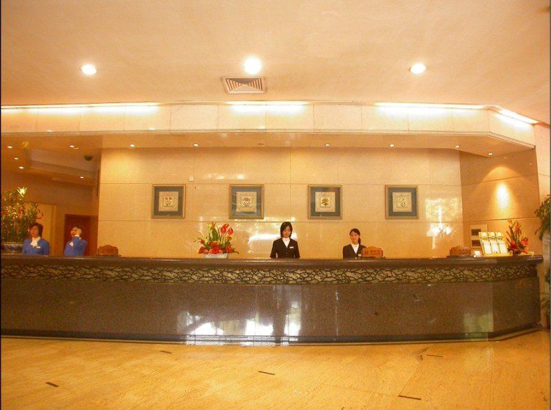 Gangrun Hotel Guangzhou Beijing Road Branch Екстериор снимка